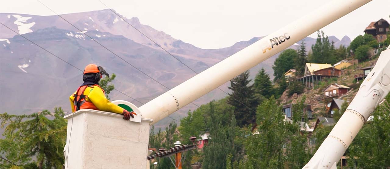 Enel Distribución reinforces on-site teams and customer service channels