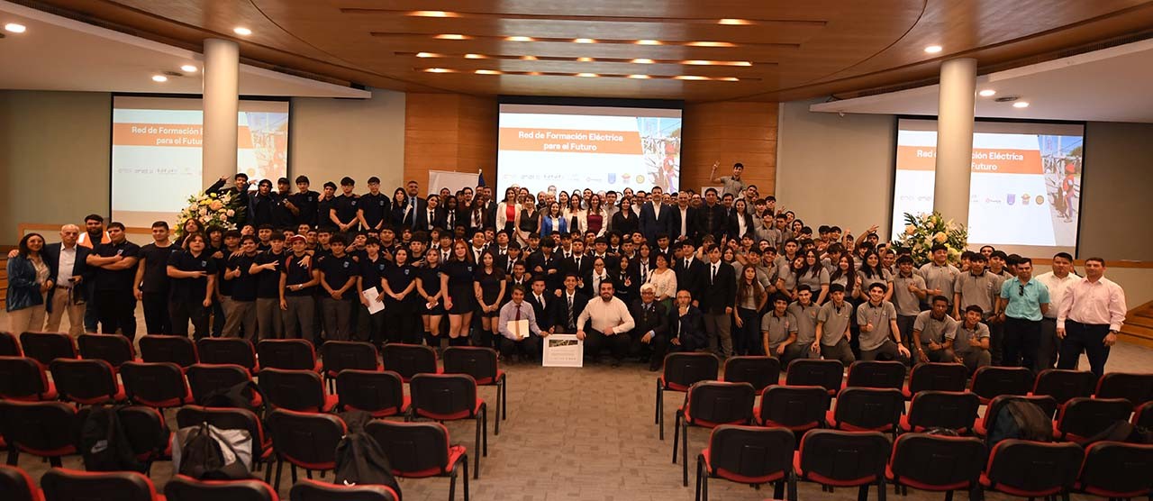 Entrega Diplomas Red de Formación Eléctrica para el Futuro