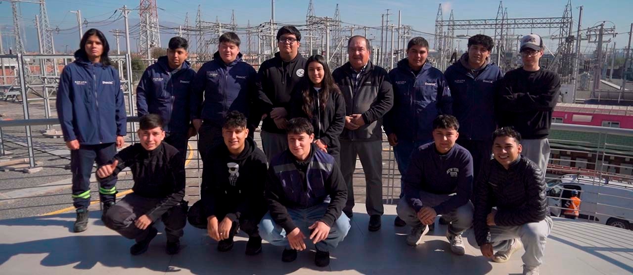 futuros técnicos eléctricos de Duoc UC